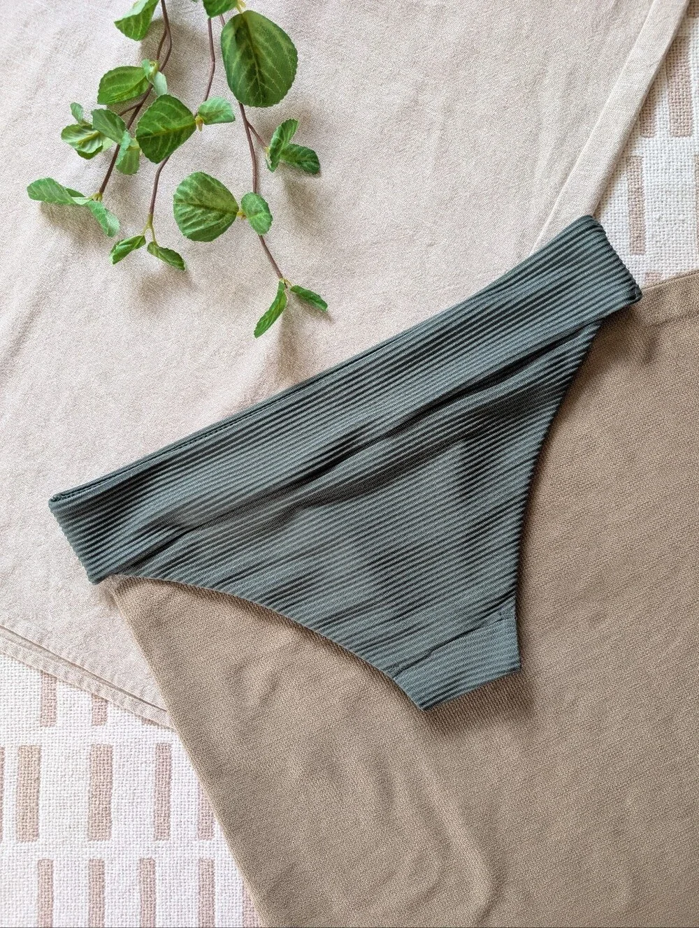 H&M | 2 | Sage Green Ribbed Bikini Bottom